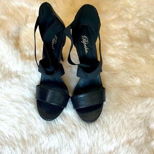 NWOT Snakeskin Stilettos